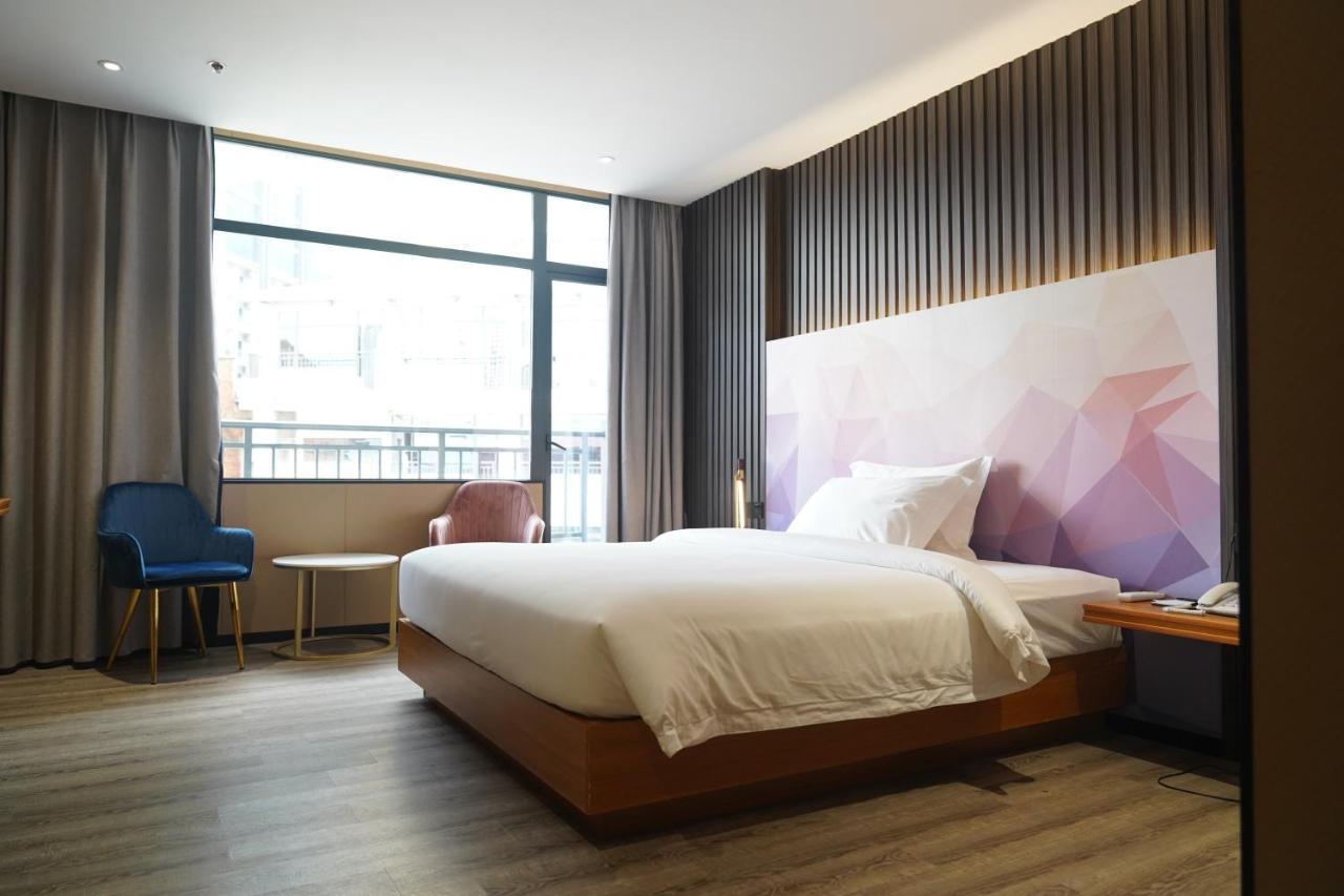 Joy Hotel Phnom Penh Exterior photo
