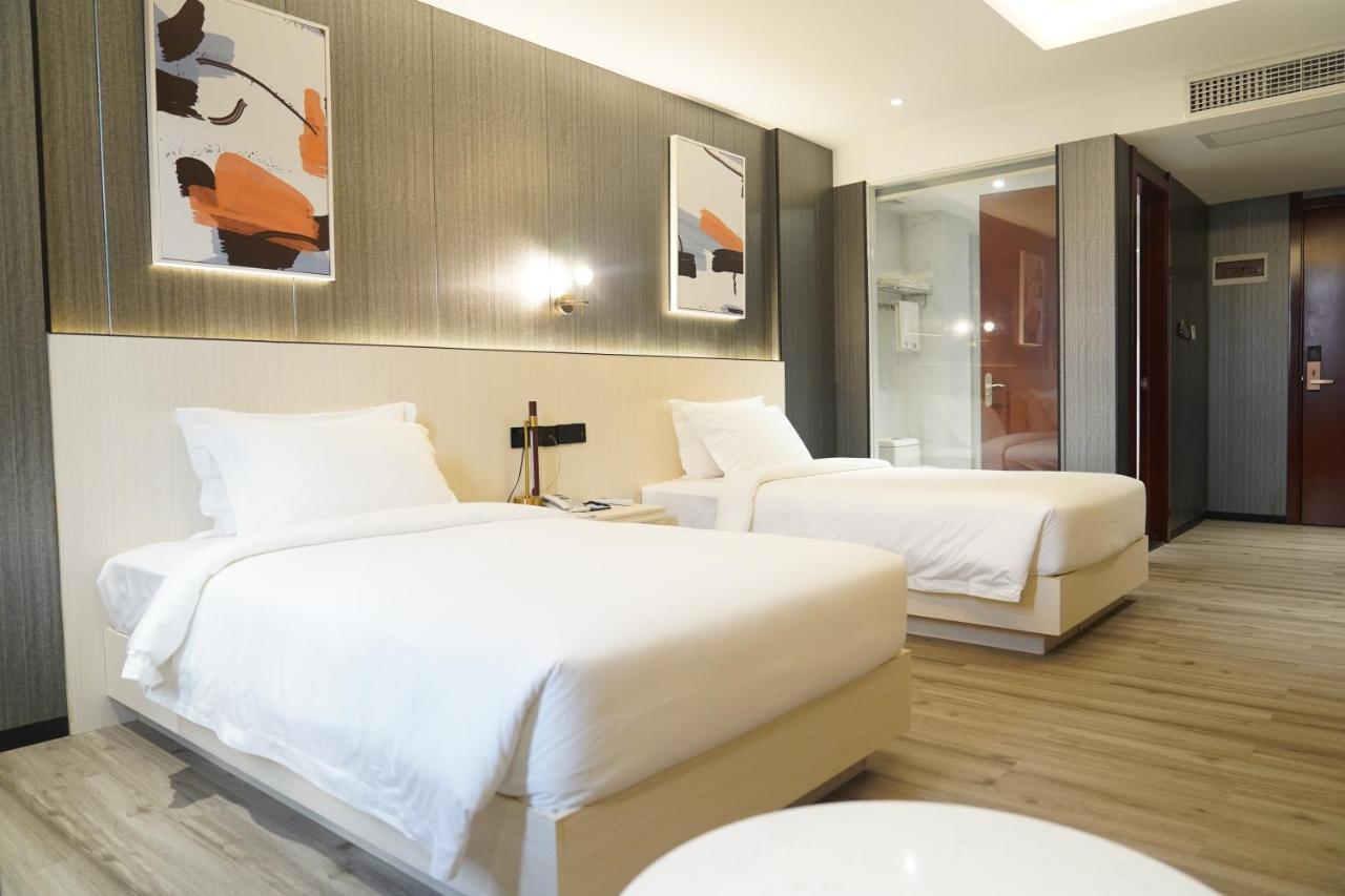 Joy Hotel Phnom Penh Exterior photo