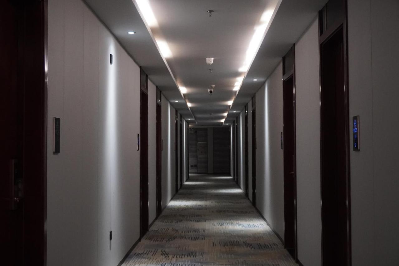 Joy Hotel Phnom Penh Exterior photo