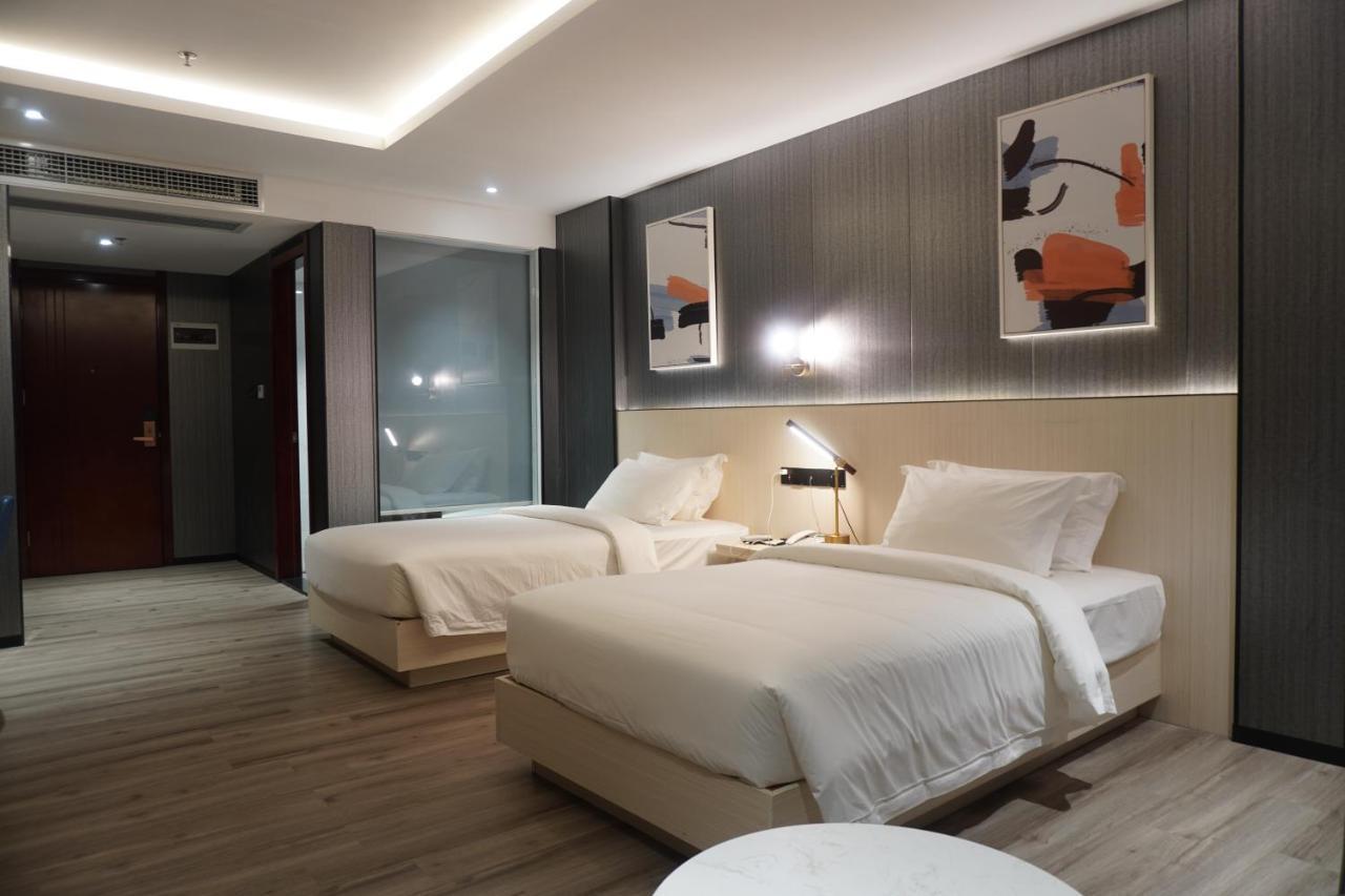 Joy Hotel Phnom Penh Exterior photo